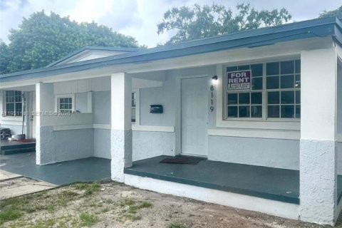 Villa ou maison à Miami, Floride 3 chambres № 2006186