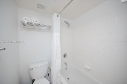 Adosado en venta en Aventura, Florida, 3 dormitorios, 134.71 m2 № 1811113 - foto 23