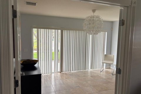 House in Orlando, Florida 3 bedrooms, 156.08 sq.m. № 1903250 - photo 6
