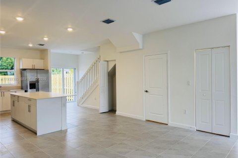 Снять в аренду виллу или дом в Флорида-Сити, Флорида 3 спальни, № 1996005 - фото 4