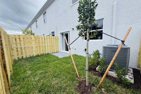 Снять в аренду виллу или дом в Флорида-Сити, Флорида 3 спальни, № 1996005 - фото 8