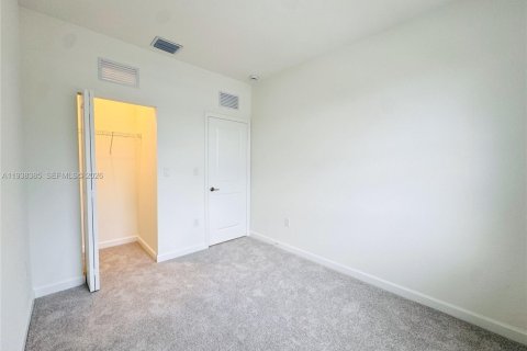 Снять в аренду виллу или дом в Флорида-Сити, Флорида 3 спальни, № 1996005 - фото 13