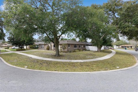 Villa ou maison à Orlando, Floride 5 chambres, 230.4 m2 № 2147597