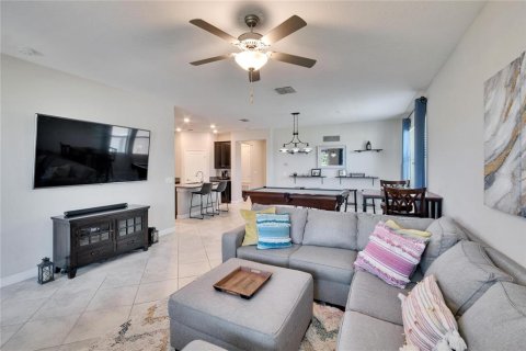 House in Sun City Center, Florida 4 bedrooms, 191.1 sq.m. № 1649414 - photo 17