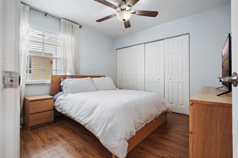 Condo in Saint Petersburg, Florida, 2 bedrooms  № 1914869 - photo 23