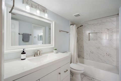 Condo in Saint Petersburg, Florida, 2 bedrooms  № 1914869 - photo 21