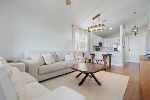 Condo in Saint Petersburg, Florida, 2 bedrooms  № 1914869 - photo 16