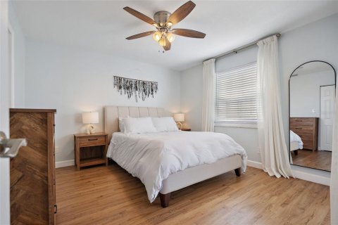 Condo in Saint Petersburg, Florida, 2 bedrooms  № 1914869 - photo 7