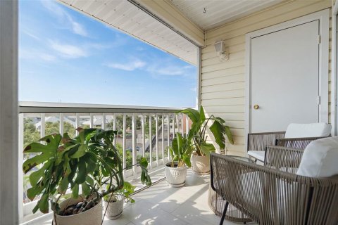 Condo in Saint Petersburg, Florida, 2 bedrooms  № 1914869 - photo 6