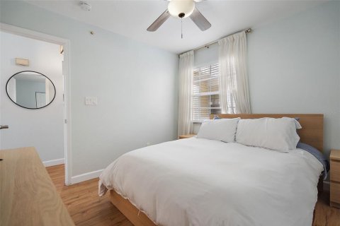 Condo in Saint Petersburg, Florida, 2 bedrooms  № 1914869 - photo 24