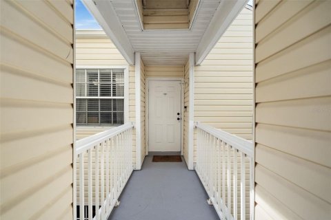 Condo in Saint Petersburg, Florida, 2 bedrooms  № 1914869 - photo 11