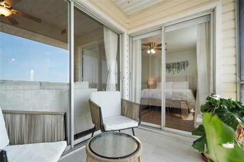 Condo in Saint Petersburg, Florida, 2 bedrooms  № 1914869 - photo 25