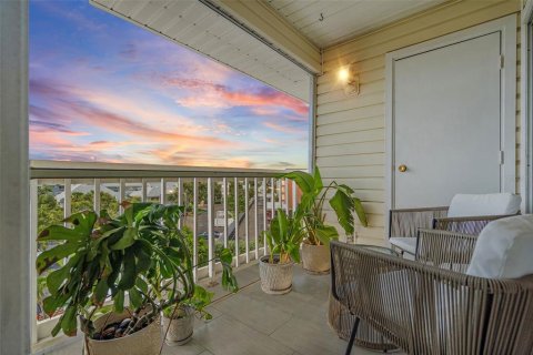Condo in Saint Petersburg, Florida, 2 bedrooms  № 1914869 - photo 27