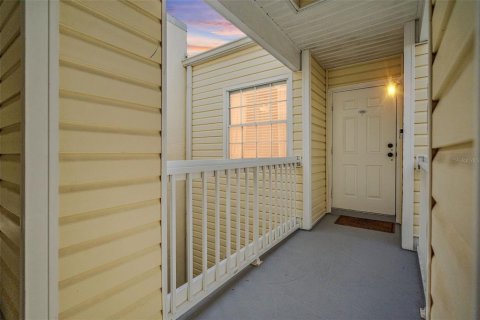 Condo in Saint Petersburg, Florida, 2 bedrooms  № 1914869 - photo 26