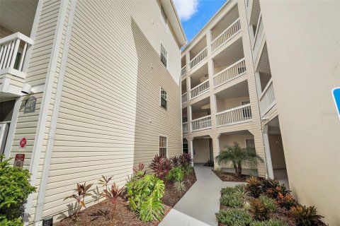 Condo in Saint Petersburg, Florida, 2 bedrooms  № 1914869 - photo 2