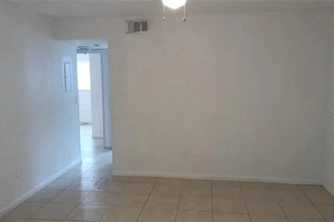 Appartement à louer à Fort Myers, Floride: 2 chambres, 86.21 m2 № 2207960 - photo 4