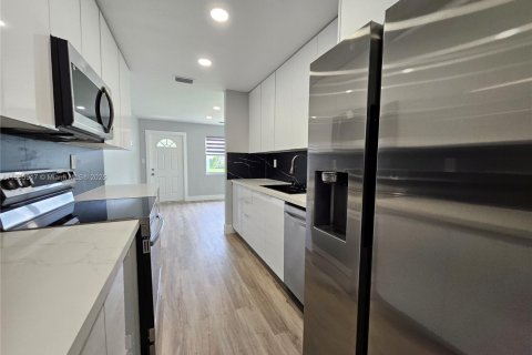 Casa en venta en Pompano Beach, Florida, 5 dormitorios № 1887502 - foto 6