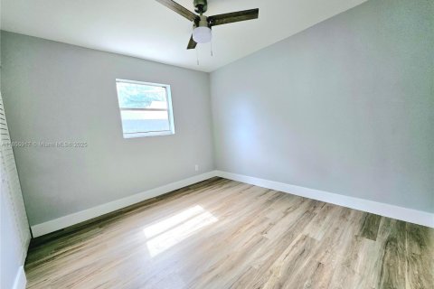 Casa en venta en Pompano Beach, Florida, 5 dormitorios № 1887502 - foto 10