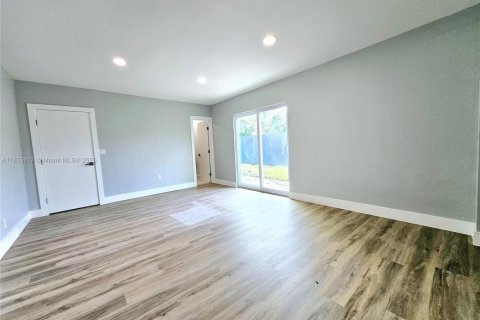 Casa en venta en Pompano Beach, Florida, 5 dormitorios № 1887502 - foto 12