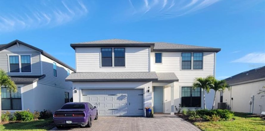 House in North Port, Florida 4 bedrooms, 270.35 sq.m. № 1523546