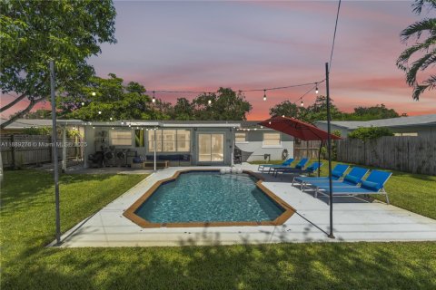 House in Hollywood, Florida 3 bedrooms, 105.82 sq.m. № 1941357 - photo 27