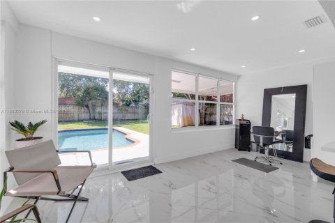 House in Hollywood, Florida 3 bedrooms, 105.82 sq.m. № 1941357 - photo 21