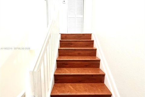 Townhouse in Doral, Florida 3 bedrooms, 186.55 sq.m. № 2007364 - photo 28