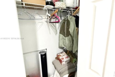 Townhouse in Doral, Florida 3 bedrooms, 186.55 sq.m. № 2007364 - photo 22