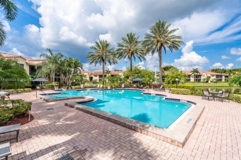 Condo in Pompano Beach, Florida, 2 bedrooms  № 1941184 - photo 28
