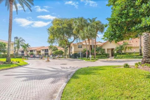 Condo in Pompano Beach, Florida, 2 bedrooms  № 1941184 - photo 21