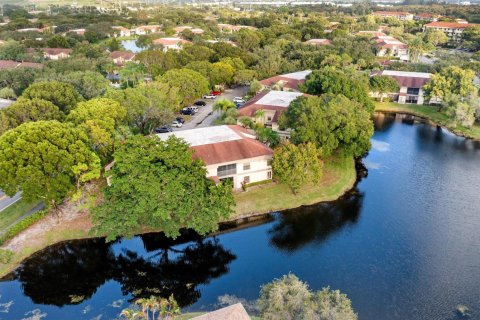 Condo in Coconut Creek, Florida, 2 bedrooms № 2077532 - photo 25