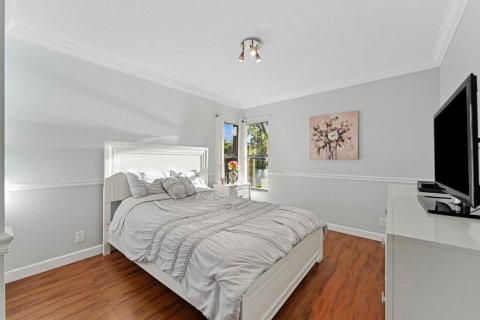 Condo in Coconut Creek, Florida, 2 bedrooms № 2077532 - photo 12