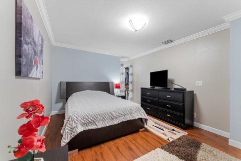 Condo in Coconut Creek, Florida, 2 bedrooms № 2077532 - photo 9