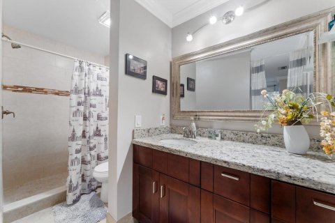 Condo in Coconut Creek, Florida, 2 bedrooms № 2077532 - photo 11