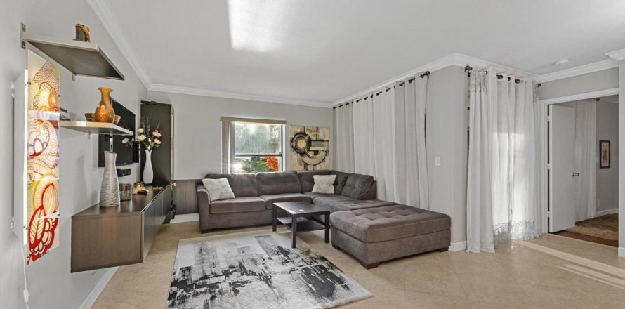 Condo in Coconut Creek, Florida, 2 bedrooms № 2077532