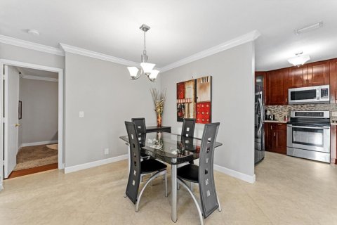 Condo in Coconut Creek, Florida, 2 bedrooms № 2077532 - photo 4
