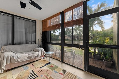 Condo in Coconut Creek, Florida, 2 bedrooms № 2077532 - photo 16