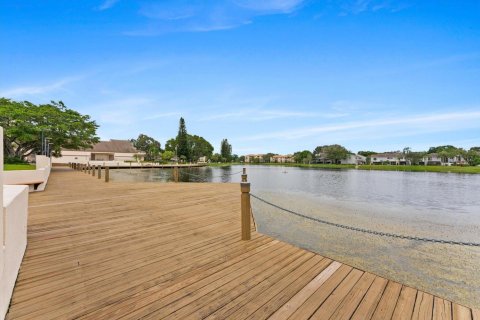 Condo in Coconut Creek, Florida, 2 bedrooms № 2077532 - photo 28