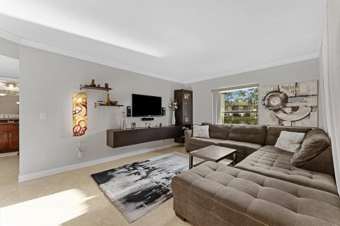 Condo in Coconut Creek, Florida, 2 bedrooms № 2077532 - photo 2