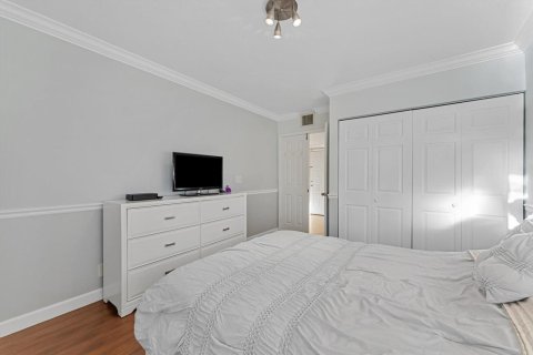 Condo in Coconut Creek, Florida, 2 bedrooms № 2077532 - photo 14