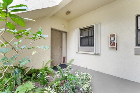 Condo in Coconut Creek, Florida, 2 bedrooms № 2077532 - photo 21