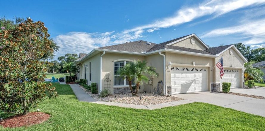 House in DeBary, Florida 2 bedrooms, 162.21 sq.m. № 1837435