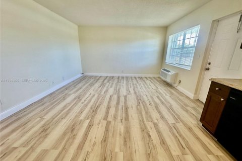 Appartement à louer à Fort Lauderdale, Floride: 1 chambre № 1996106 - photo 3