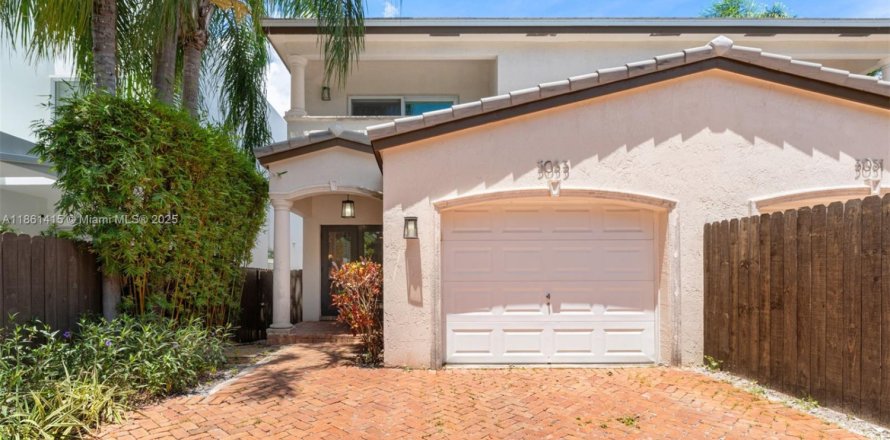 Touwnhouse à Miami, Floride 3 chambres, 189.52 m2 № 1892410