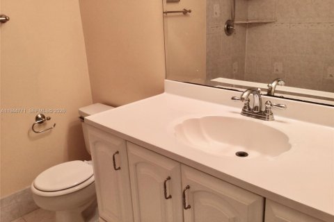 Touwnhouse à louer à Lauderhill, Floride: 3 chambres, 113.71 m2 № 2001189 - photo 17