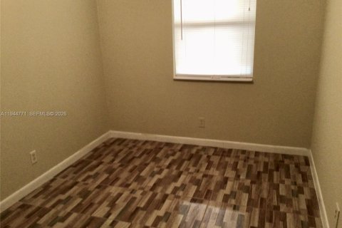 Touwnhouse à louer à Lauderhill, Floride: 3 chambres, 113.71 m2 № 2001189 - photo 19