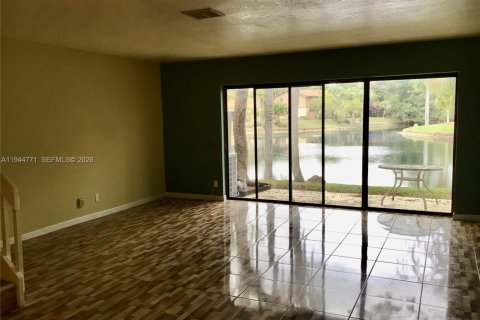 Touwnhouse à louer à Lauderhill, Floride: 3 chambres, 113.71 m2 № 2001189 - photo 5