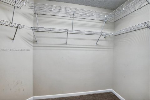 Купить кондоминиум в Пемброк-Пайнс, Флорида 2 спальни, 142.42м2, № 1923281 - фото 27