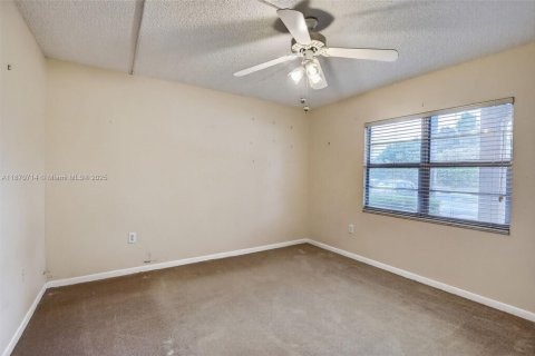 Купить кондоминиум в Пемброк-Пайнс, Флорида 2 спальни, 142.42м2, № 1923281 - фото 24