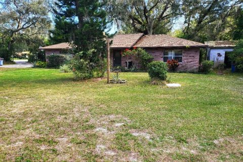 House in Auburndale, Florida 2 bedrooms, 106.28 sq.m. № 1008203 - photo 1